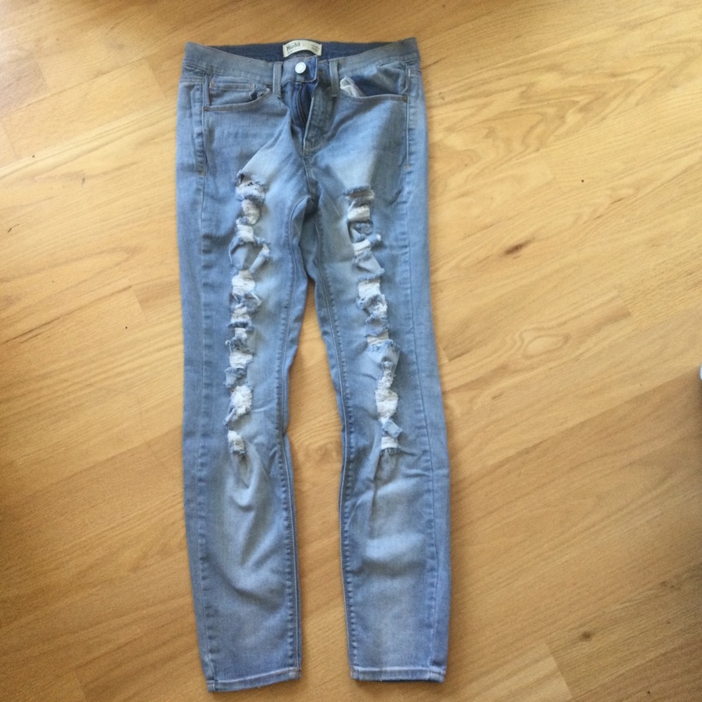 Mudd Low Rise Skinny Jean. Size 11